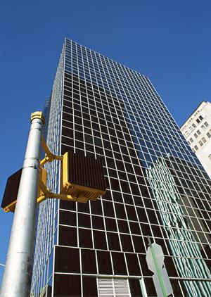 ドローンを使って外壁調査を行います